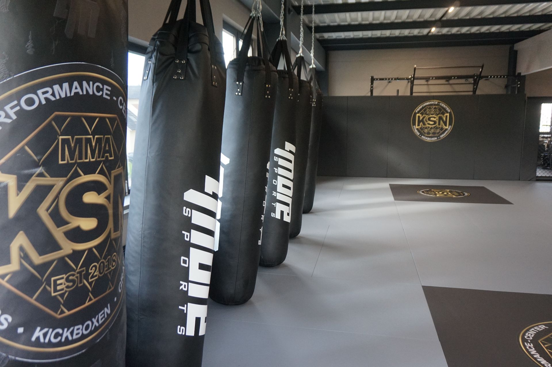 Umkleide- und Aufenthaltsbereich im KSN Performance Center